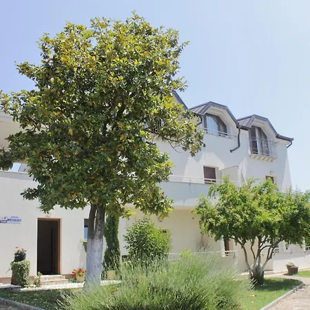 Villa Lion Zambratija *